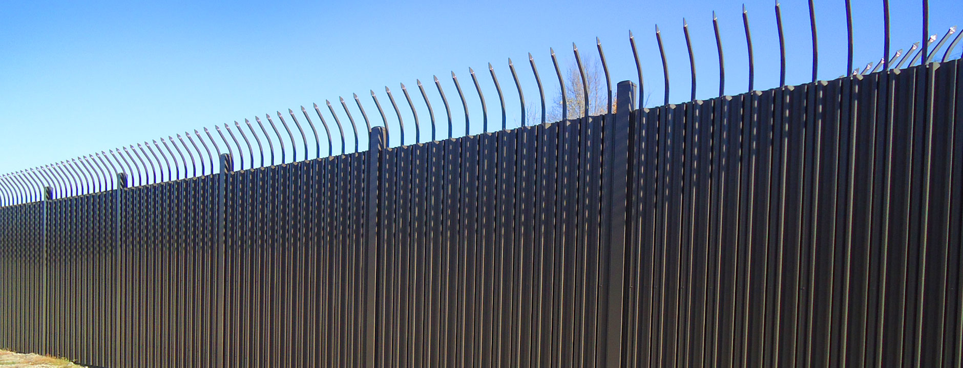 Residential & Commercial Aluminum Fencing